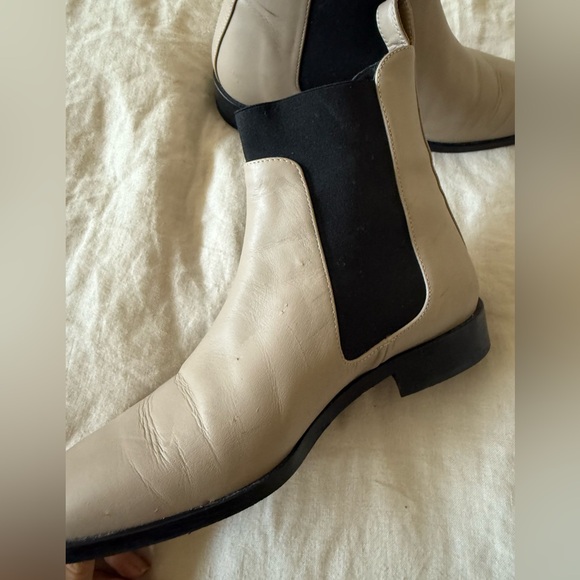 Everlane Italian Leather Chelsea Boots - Picture 5 of 7